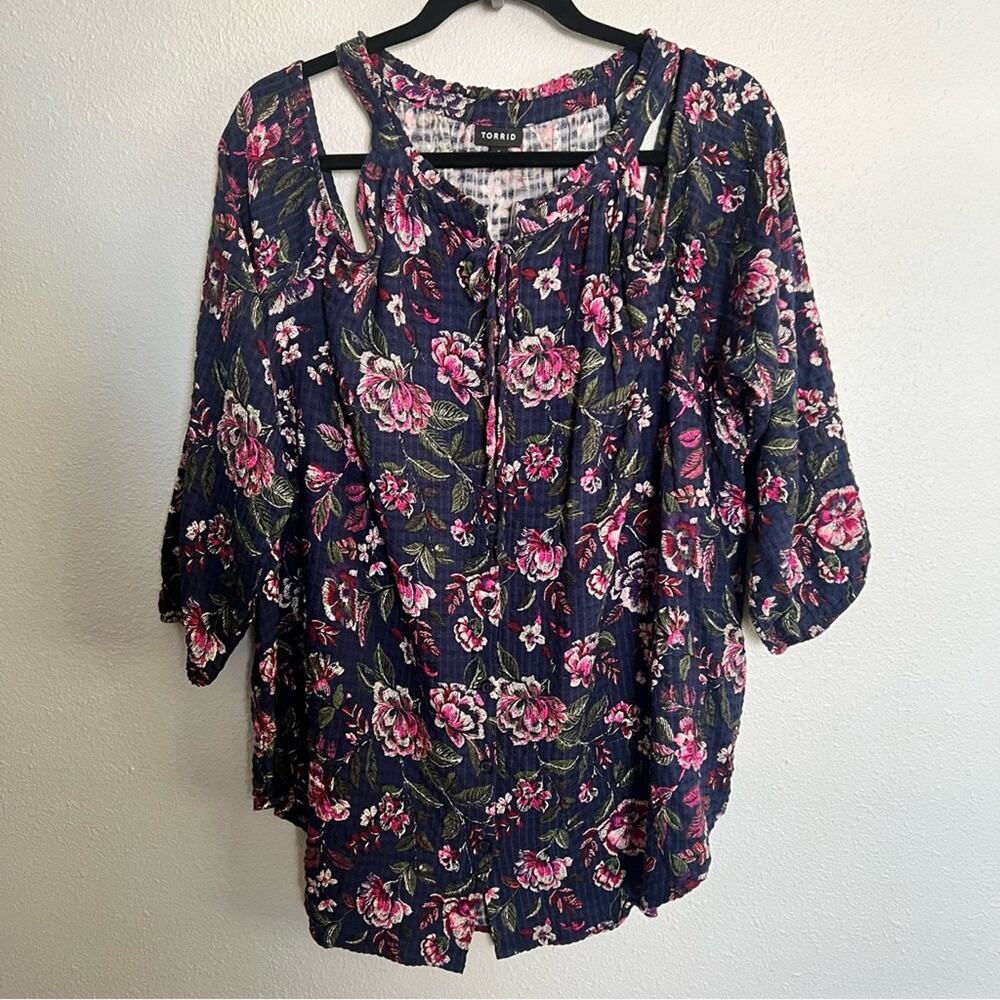 New Torrid Navy Blue Pink Floral Cold Shoulder Long Sleeve Blouse Women's sz 2X